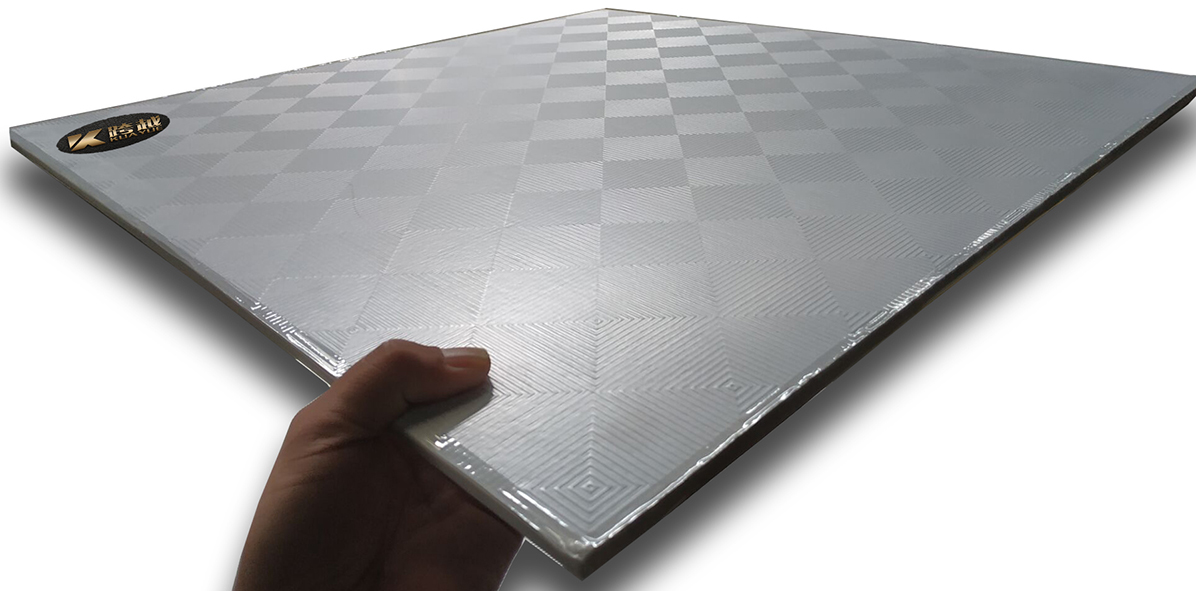 Laminated plaster ceiling